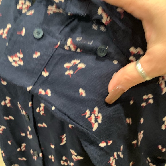 Blue print button blouse Size: Large - Picture 3 of 5